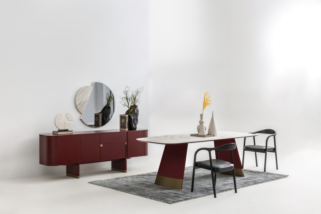 Burgundy Esszimmer